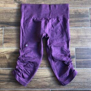 Lululemon crops SIZE 8 MAROON